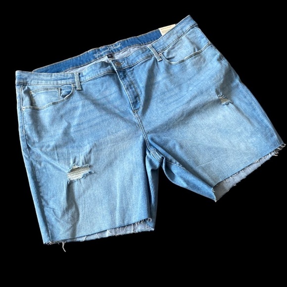 Universal‎ Thread shorts cut off Bermudas NEW light wash stretch 26 w distressed - Picture 3 of 8